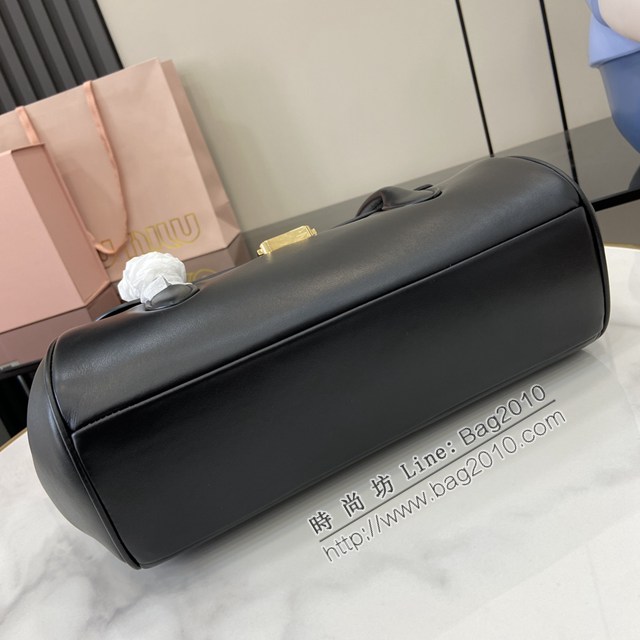 miumiu繆繆專櫃最新款法棍包手拎見肩背女包 jh2565型號：5BD265